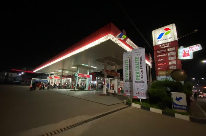 Asyik Harga Bensin Turun Pertamina Kasih Harga Khusus Pertalite Rp 6