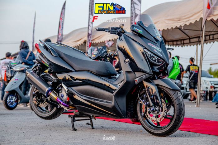 Modifikasi Yamaha Xmax Bodi Motor Dominan Hitam Kalem Namun Sporty