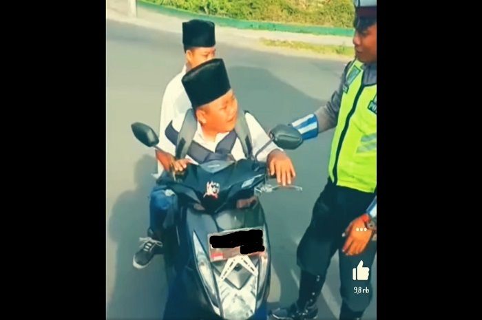 Kumpulan Video Bocah Naik Motor Ditilang Polisi Bikin Ngakak Ada Yang