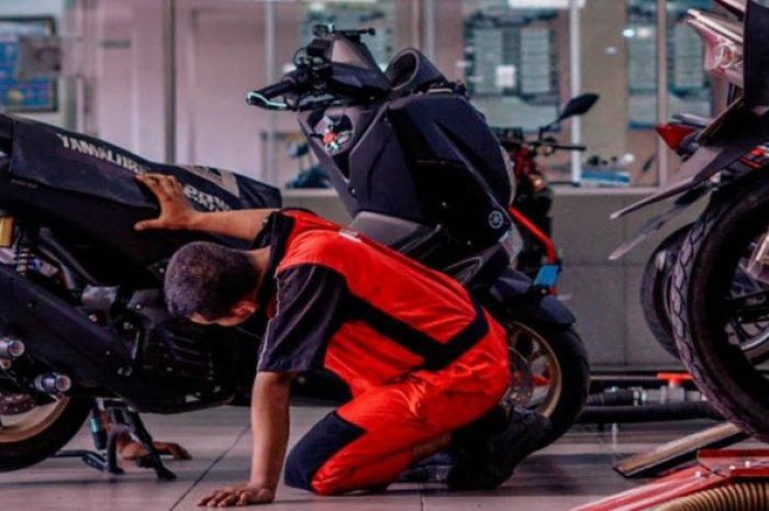 Bikers Wajib Perhatikan Komponen Ini Pada Motor Saat Musim Hujan