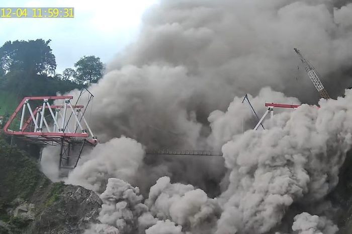 Update Perkembangan Letusan Gunung Semeru Dan Jarak Aman Dampak Awan