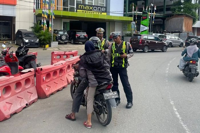 Tilang Manual Diberlakukan Lagi Khusus Untuk Pemotor Ketahui