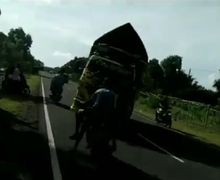 Tragis! Detik-detik 'Truk Oleng' Hantam Keras Motor di Yogyakarta, Pemotor Kritis