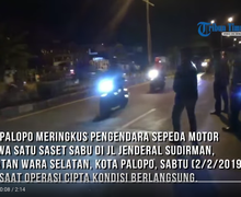 Video Razia Polisi Menangkap Basah Pengendara Motor Bawa Paket Sabu