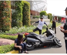 Bikin Ngakak! Video Parodi Pria Ngerusak Motor,  Giliran Yamaha XMAX