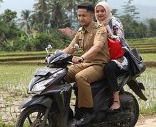Peduli Marbot Masjid, Wakil Bupati Bandung Barat Hengky Kurniawan Bagikan Motor