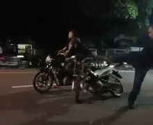 Video Pria Ngamuk saat Balap Motor Liar di Sragen, Joki Dihabisi Sampai Terkapar