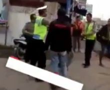 Brutal! Video Pemuda Tonjok Polisi Karena Gak Terima Ditilang, Jalan Sempoyongan