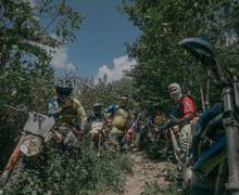 Kok Di Hutan Sih Edukasi Safety Riding Bareng Komunitas Honda CRF Ini