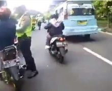 Hebat! Video Trik Lolos dari Razia, Cuma Tunjukin Ini ke Polisi Tanpa Perlu Banting Motor