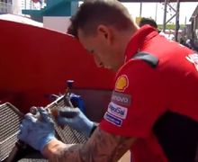 Video Mekanik Sibuk Nyuci Komponen Motor Jelang Balap MotoGP 2019, Baut Kusam Jadi Kinclong