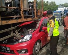 Rem Blong Penyebab Kecelakaan Fatal di Jalur Pantura, Honda Brio Ringsek Gak Berbentuk