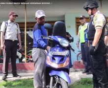 Video Ratusan Polisi Grebek Door To Door Ke Rumah-rumah Warga, Puluhan Motor Diangkut