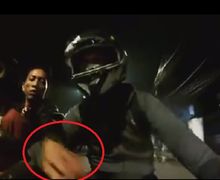 Viral Masih Anget Video Detik-detik Pemotor Dibegal di Jalan Raya, Kunci Kontak Mau Dicabut Pelaku