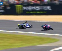 Valentino Rossi Pun Nangis, Jatuh Saat Duel Di MotoGP Prancis 2017