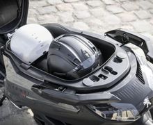Pesaing Yamaha NMAX dan Honda PCX 150 Bagasinya Muat Dua Helm 