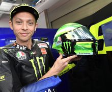 Tradisi Dari Dulu, Video Detik-detik Rossi Unjuk Helm Spesial MotoGP Italia 2019