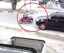 Video Detik-detik Pengendara Honda Scoopy Terlempar dari Motor Setelah Ditabrak Fortuner Saat Putar Balik