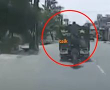 Video Bajing Loncat Jarah Truk di Siang Bolong, Nyawa Pengendara Mobil Perekam Pencurian Terancam