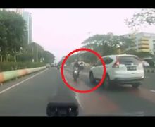 Ngilu Liatnya, Video Pemotor Nekat Lawan Arah Saat Jalan Ramai, Nyaris Adu Banteng Sama Honda CR-V