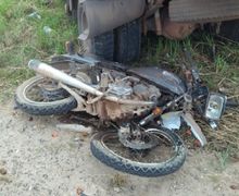 Tragis, Honda GL Pro Ringsek Diseruduk Truk CPO, Anggota Polisi Tergeletak Gak Bernyawa