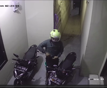 Serakah! Video Maling Motor Terekam CCTV, Dua Honda BeAT Dibawa Kabur Sekaligus