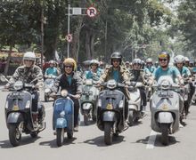 Dibekali Fitur Canggih, Barudak Bandung Keliling Kota Naik Vespa GTS Super Tech 300