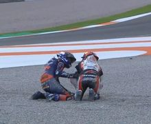 Ngilu, Video Johann Zarco Salto Ditabrak Motor KTM di MotoGP Valencia 2019