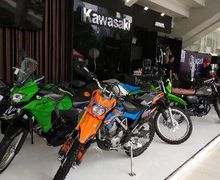 Gak Datang Nyesel, Booth Kawasaki Kasih Diskon Besar-besaran Untuk Motor Baru dan Apparel