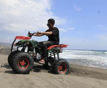 Sensasi Menggeber ATV Custom Bermesin Honda Supra di Pinggir Pantai, Wajib Dicoba Saat Liburan ke Jogja