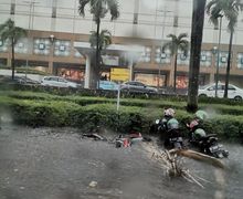 Hujan di Jakarta Bikin Motor Tenggelam, Ini Kumpulan Foto dan Videonya