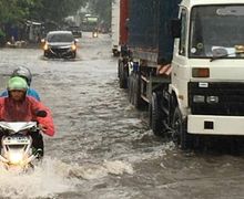 Banjir di Jakarta Jadi Berkah Buat Driver Ojol, Penumpang Harus Bayar Ongkos Tiga Kali Lipat, Ini Faktanya