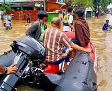 Suzuki Club Reaksi Cepat (SCRC) Turun Ke Lapangan Evakuasi Korban Terjang Banjir 2 Meter