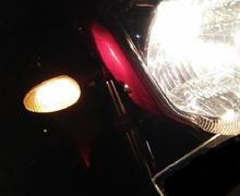 Street Manners: Perhatikan Kondisi Lampu Sein Motor, Kalau Mati Pemotor Bisa Dipenjara 1 Bulan