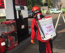 Basmi Virus Corona, Pertamina Semprot Lebih Dari 100 SPBU di Jakarta