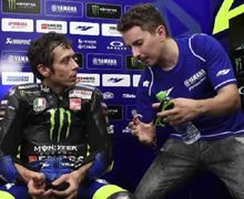 Blak-blakan, Valentino Rossi Ungkap Ada Yang Gak Senang Jorge Lorenzo Balapan MotoGP Lagi