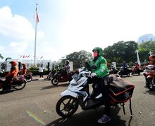 Dua Jempol, Driver Ojek Online Sampai Pos Indonesia Siap Antarkan Sembako Pemberian dari Istana