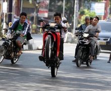 Makin Tegas! Bikers Nekat Kebut-Kebutan Selama PSBB,  Polisi Bakal Sita Kendaraan