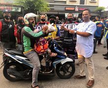 Lawan Pandemi Virus Corona, Forum Bikers Lakukan Aksi Berbagi Ramadhan Di Pos PSBB Kalimalang