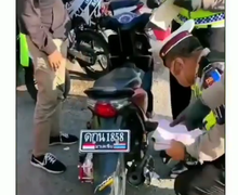 Viral Polisi Tilang Motor Pakai Pelat Nomor Thailand, Dendanya Bikin Dompet Kering