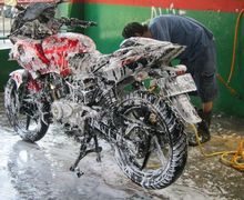 Habis Dicuci Kok Bodi Motor Malah Kusam? Bikers Jangan Sembarangan Pilih Sabun Cuci Motor