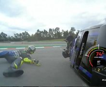 Brak... Sudah Nyaman di Posisi 2, Valentino Rossi Malah Crash di Lap ke-14