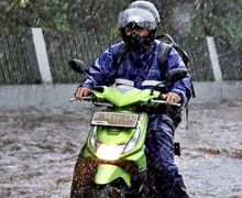 Bikers Siapkan Jas Hujan, Prakiraan Cuaca BMKG Hari Ini Jakarta Hujan