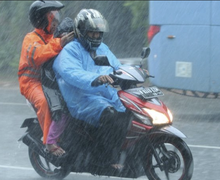 Cek Jas Hujan, Bikers Mau Keluar Rumah? BMKG Prakirakan Cuaca Jakarta dan Bodebek Diguyur Hujan Hari Ini