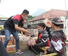 Keren Yamaha RX King Indonesia Bantu Korban Longsor di Sumedang