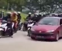 Tegang Video Rombongan Pemotor Sunmori Tendang Mobil di Sentul
