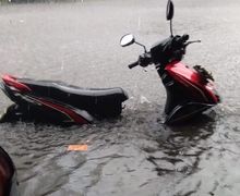 Banjir Rob Bikin Motor Terendam Air, Jangan Nekat Lakukan Ini Biar Tetap Aman