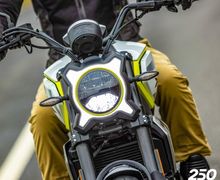 Motor Baru Gaya Retro Modern Mesin 250 cc, Tampang Gagah Mirip Ducati Scrambler