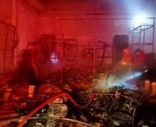 Mencekam, Toko Aksesoris Sekaligus Bengkel Motor Kebakaran, Kerugian Sampai Rp 2 Milyar