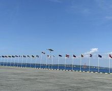 20 Bendera Negara Peserta MXGP Samota 2022 Berkibar di Pelabuhan Badas